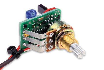 Фото Fishman PRO-PCH-002  предусилитель-делитель сигнала Powerchip, длинный