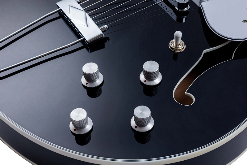 Фото Электроакустическая гитара VOX BOBCAT V90B