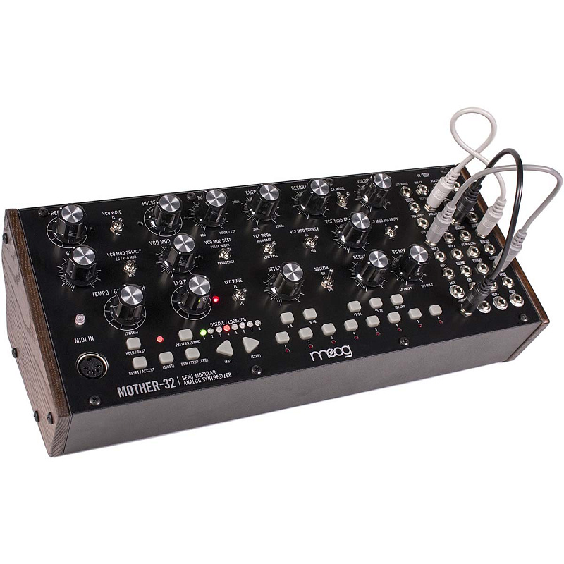 Фото Moog Mother-32