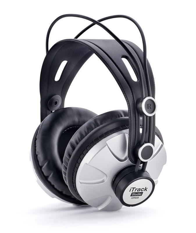 Фото FOCUSRITE iTrack Studio (Lightning) студийный комплект