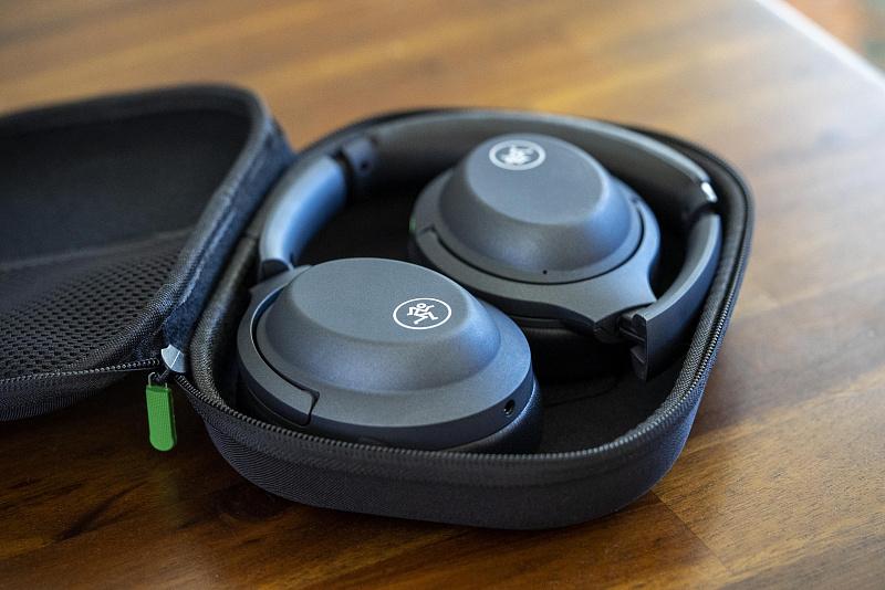 Фото Беспроводные наушники MACKIE MC-60BT