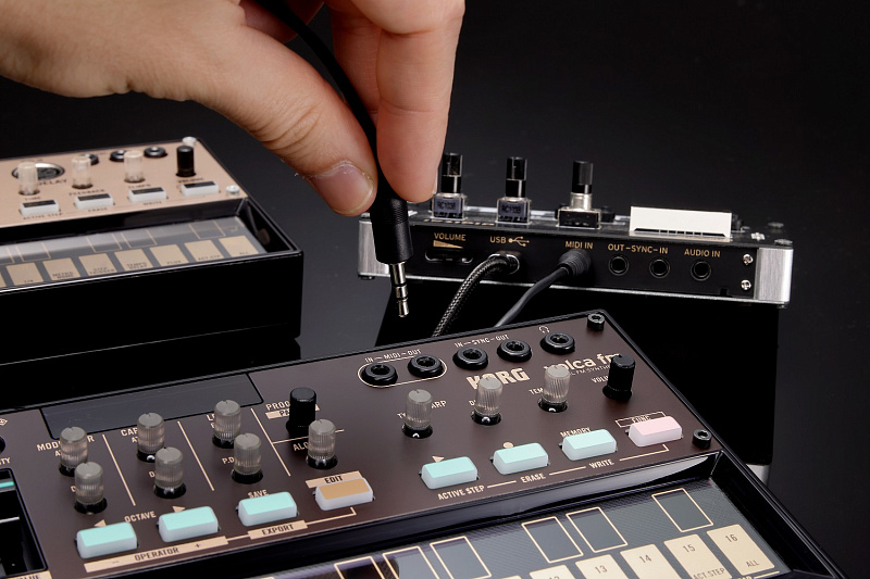 Фото FM-синтезатор KORG Volca FM2