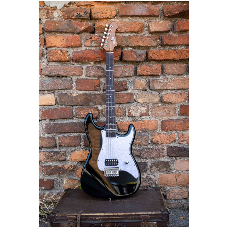 Фото Электрогитара JET JS-400 HT BK