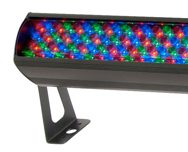 Фото CHAUVET COLORrail IRC Светодиодный RGB прожектор с ИК пультом