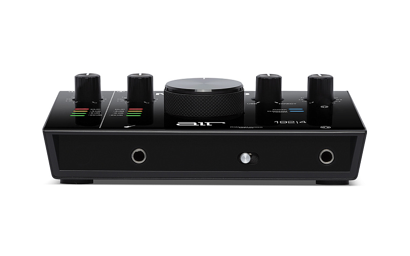 Фото Комплект M-AUDIO AIR 192|4 Vocal Studio Pro