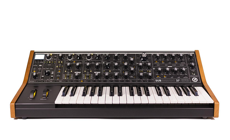 Фото Moog Subsequent 37