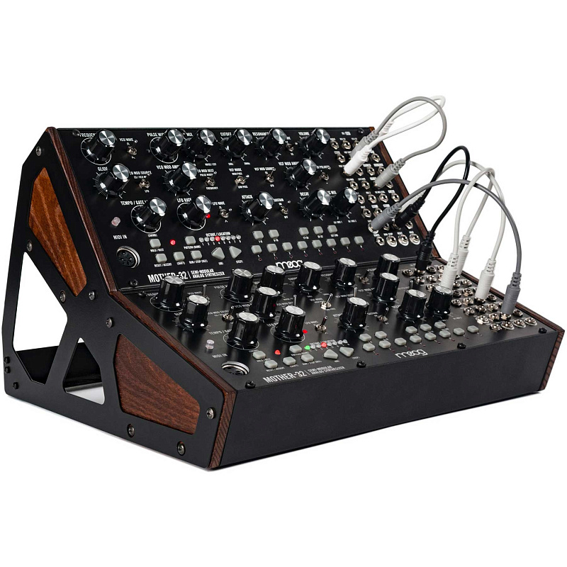 Фото Moog Mother-32