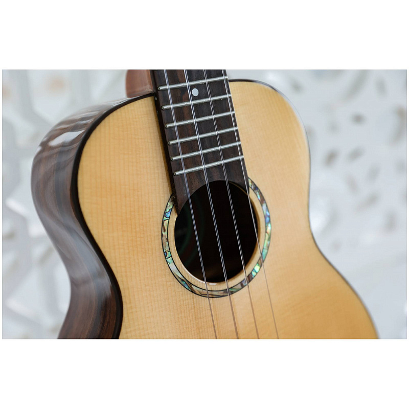 Фото Укулеле концерт FLIGHT VOYAGER CONCERT EQ-A